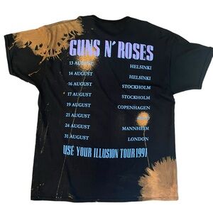 Guns N’ Roses tour shirt size XL